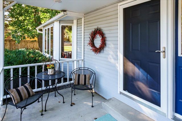 1045 Crest Ridge Court, Mound, MN 55364