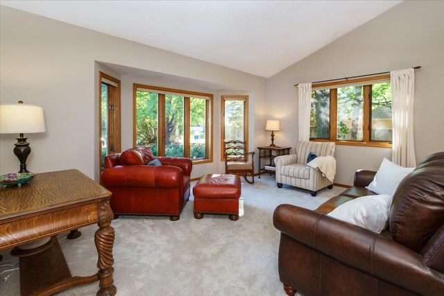 1045 Crest Ridge Court, Mound, MN 55364