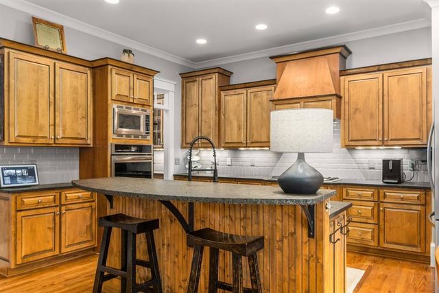 280 Sutherland NE Place, Atlanta, GA 30307