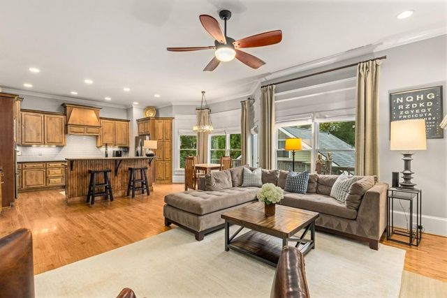 280 Sutherland NE Place, Atlanta, GA 30307