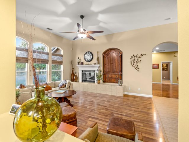 534 Heritage Avenue, Clovis, CA 93619
