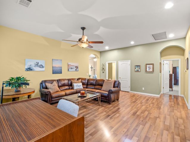 534 Heritage Avenue, Clovis, CA 93619