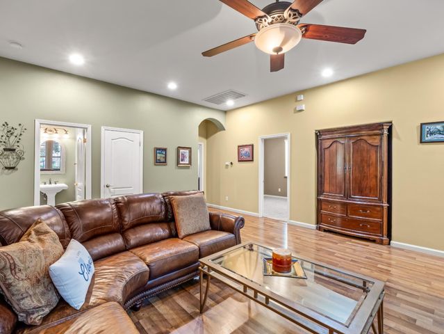 534 Heritage Avenue, Clovis, CA 93619