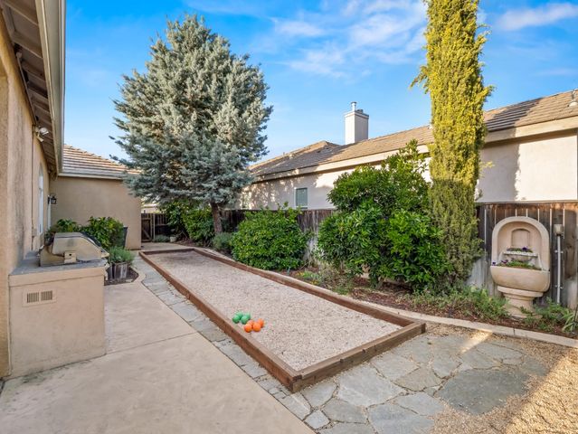 534 Heritage Avenue, Clovis, CA 93619