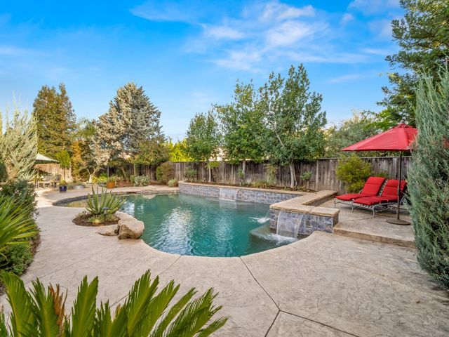 534 Heritage Avenue, Clovis, CA 93619