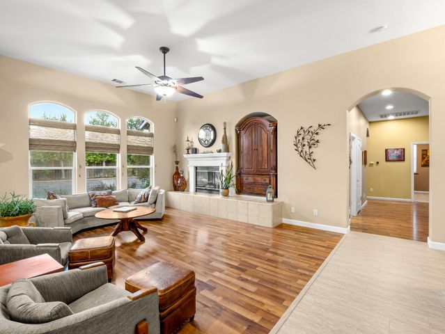 534 Heritage Avenue, Clovis, CA 93619