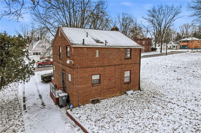 3414 Idlewood Avenue, Youngstown, OH 44511