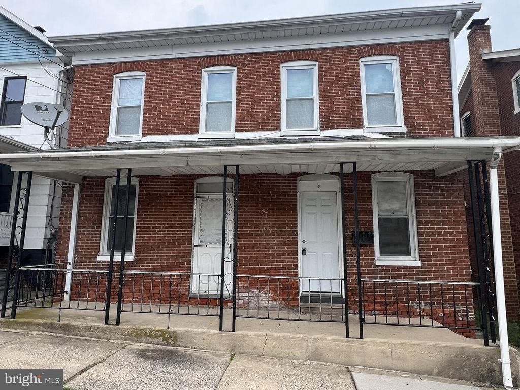 43 S EAST ST, Spring Grove, PA 17362