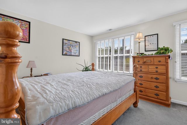 5 GRISTMILL LN, Pine Hill, NJ 08021