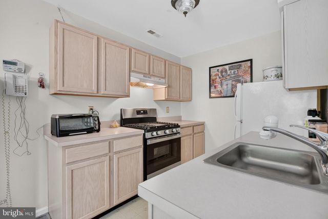 5 GRISTMILL LN, Pine Hill, NJ 08021