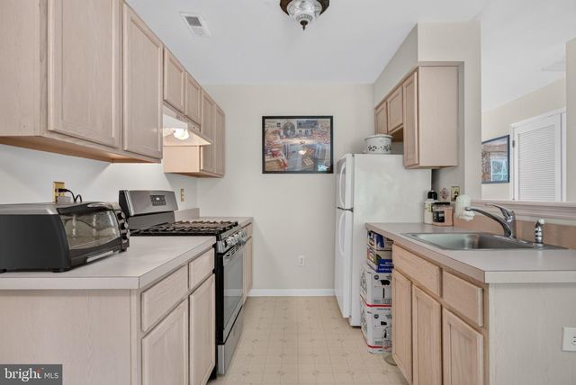 5 GRISTMILL LN, Pine Hill, NJ 08021