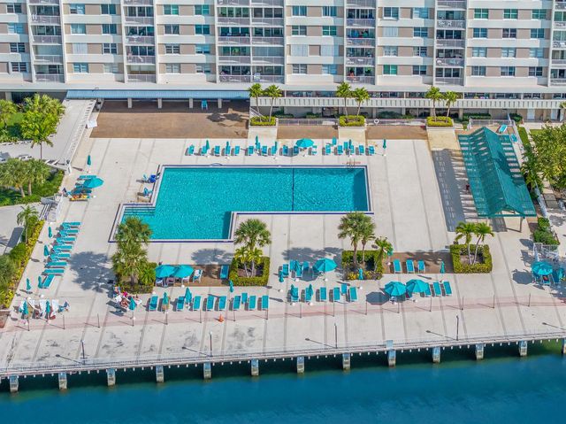 300 Bayview Drive 1614, Sunny Isles Beach, FL 33160