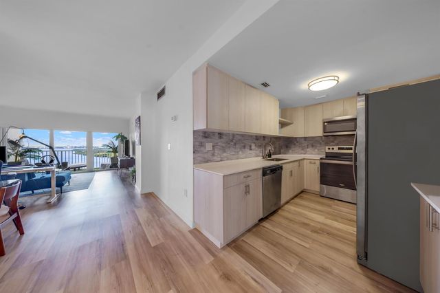 300 Bayview Drive 1614, Sunny Isles Beach, FL 33160