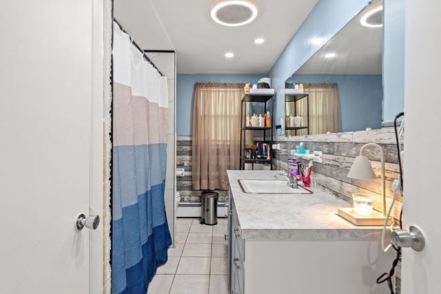 21 Spring St, Webster, MA 01570