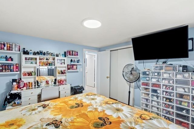 21 Spring St, Webster, MA 01570