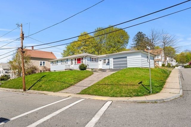 21 Spring St, Webster, MA 01570