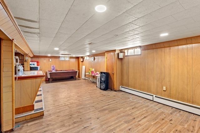 21 Spring St, Webster, MA 01570