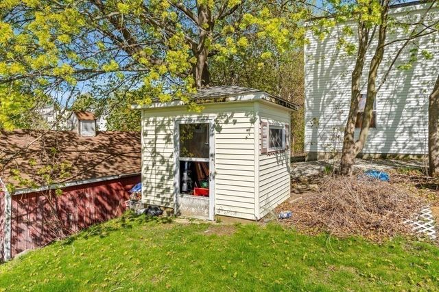 21 Spring St, Webster, MA 01570