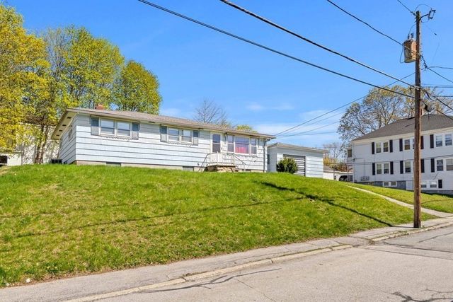 21 Spring St, Webster, MA 01570