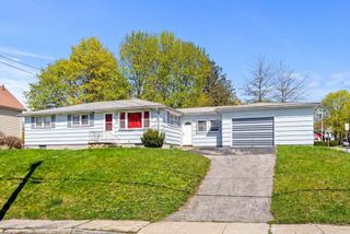 21 Spring St, Webster, MA 01570