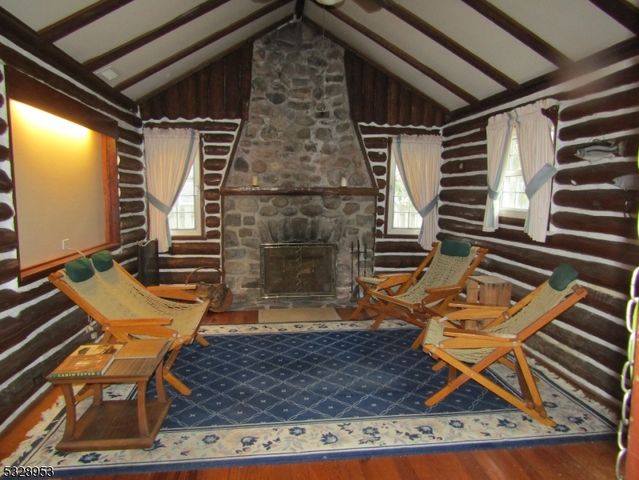 194 Glenside Trl, Byram Twp., NJ 07871