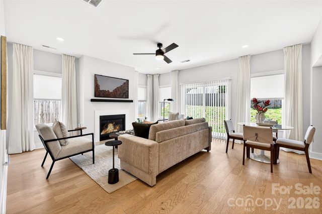 5044 Double Lakes Drive, Charlotte, NC 28212