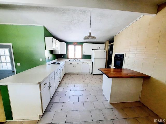 3700 W Fleetwood Drive, Muncie, IN 47302