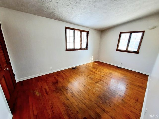 3700 W Fleetwood Drive, Muncie, IN 47302