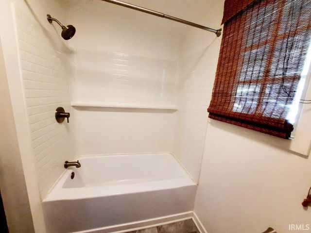 3700 W Fleetwood Drive, Muncie, IN 47302