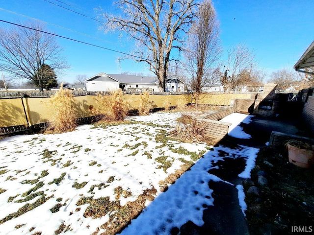 3700 W Fleetwood Drive, Muncie, IN 47302