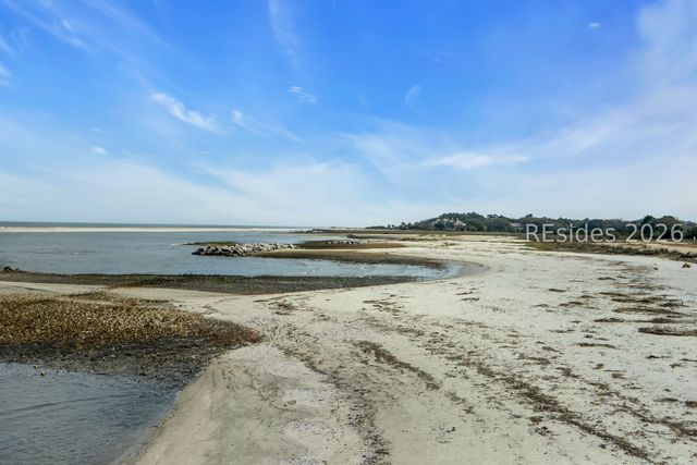 44 Circlewood Dr, Hilton Head Island, SC 29926