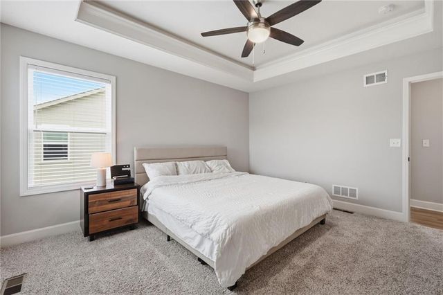 20705 Copper Creek Drive, Peculiar, MO 64078