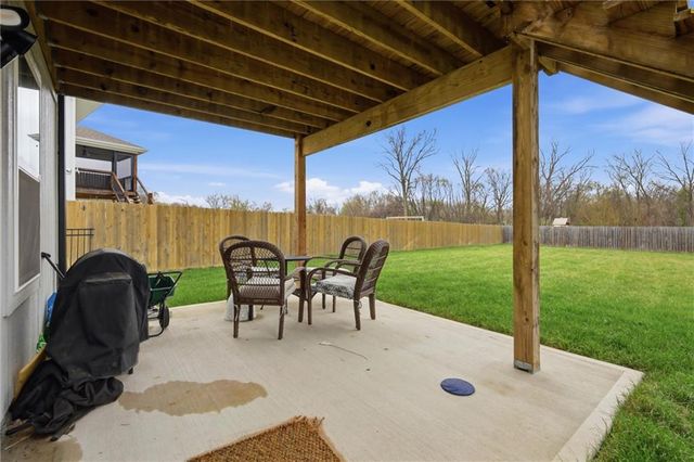 20705 Copper Creek Drive, Peculiar, MO 64078
