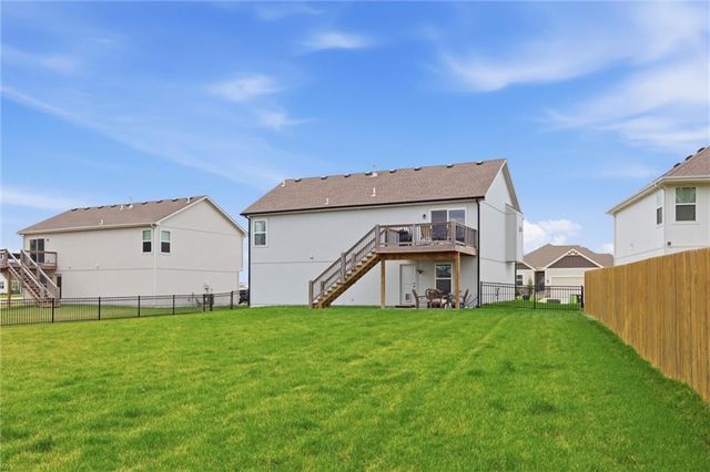 20705 Copper Creek Drive, Peculiar, MO 64078