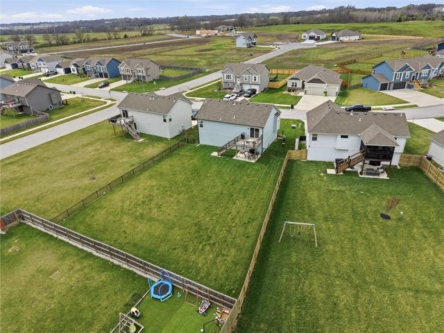 20705 Copper Creek Drive, Peculiar, MO 64078