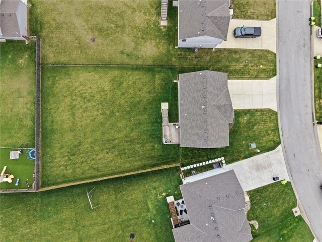 20705 Copper Creek Drive, Peculiar, MO 64078
