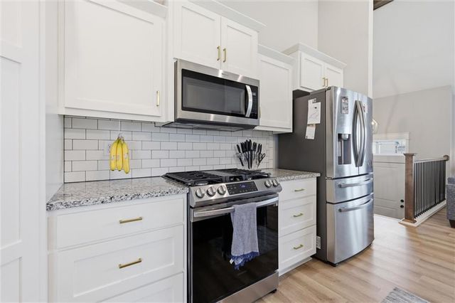 20705 Copper Creek Drive, Peculiar, MO 64078
