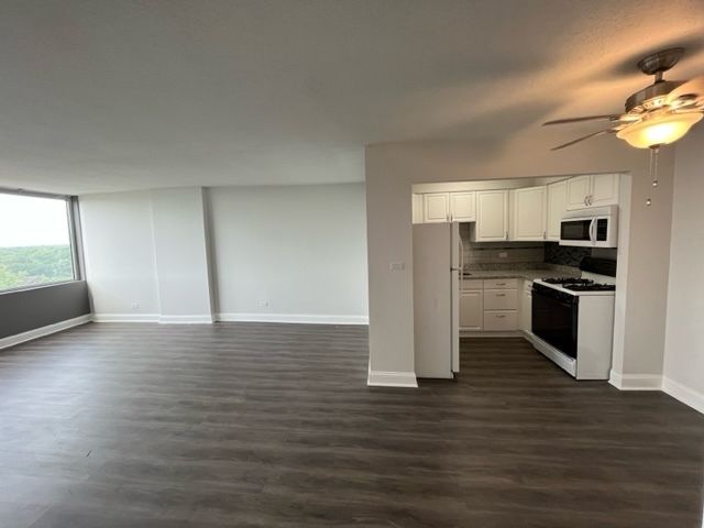7234 W North Avenue 1109, Elmwood Park, IL 60707
