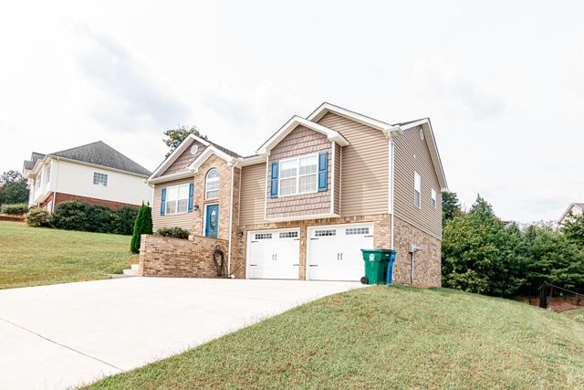 459 Titanium Drive, Hixson, TN 37343