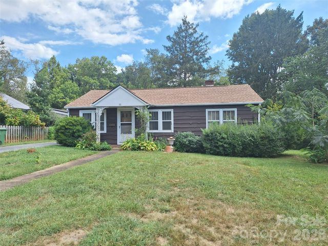 16 Shannon Drive, Asheville, NC 28803