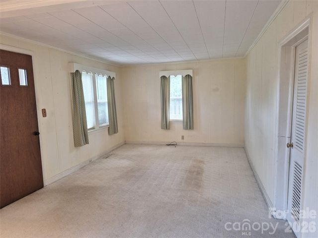 16 Shannon Drive, Asheville, NC 28803