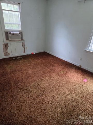 16 Shannon Drive, Asheville, NC 28803