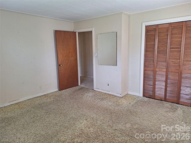 16 Shannon Drive, Asheville, NC 28803