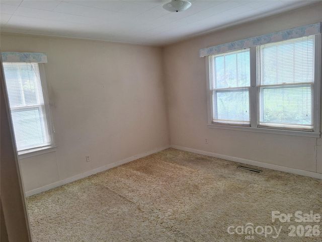 16 Shannon Drive, Asheville, NC 28803