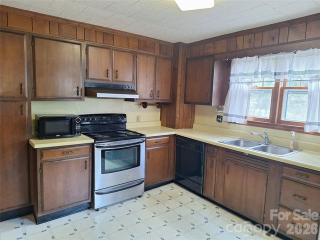 16 Shannon Drive, Asheville, NC 28803