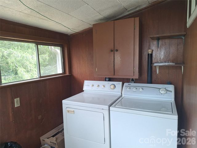 16 Shannon Drive, Asheville, NC 28803