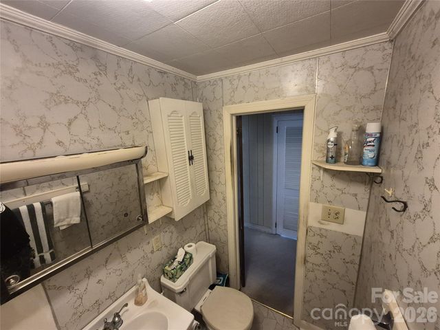 16 Shannon Drive, Asheville, NC 28803