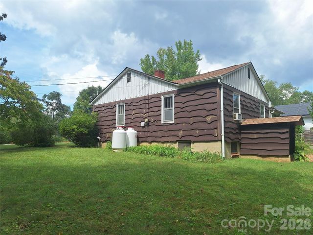 16 Shannon Drive, Asheville, NC 28803