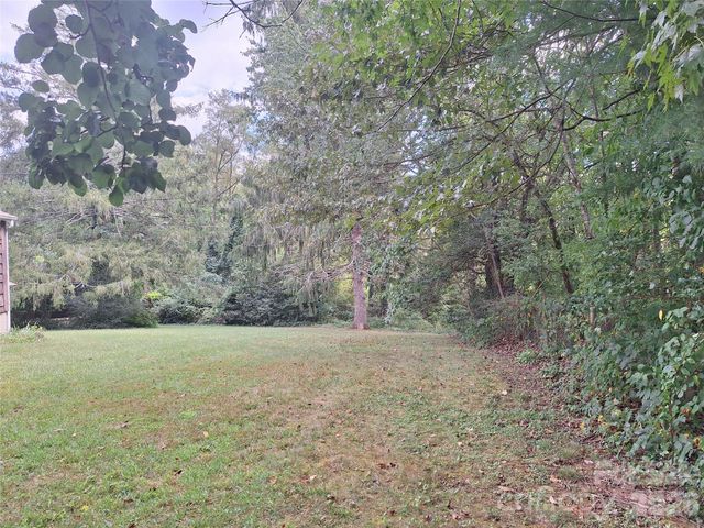16 Shannon Drive, Asheville, NC 28803