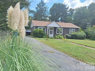 16 Shannon Drive, Asheville, NC 28803
